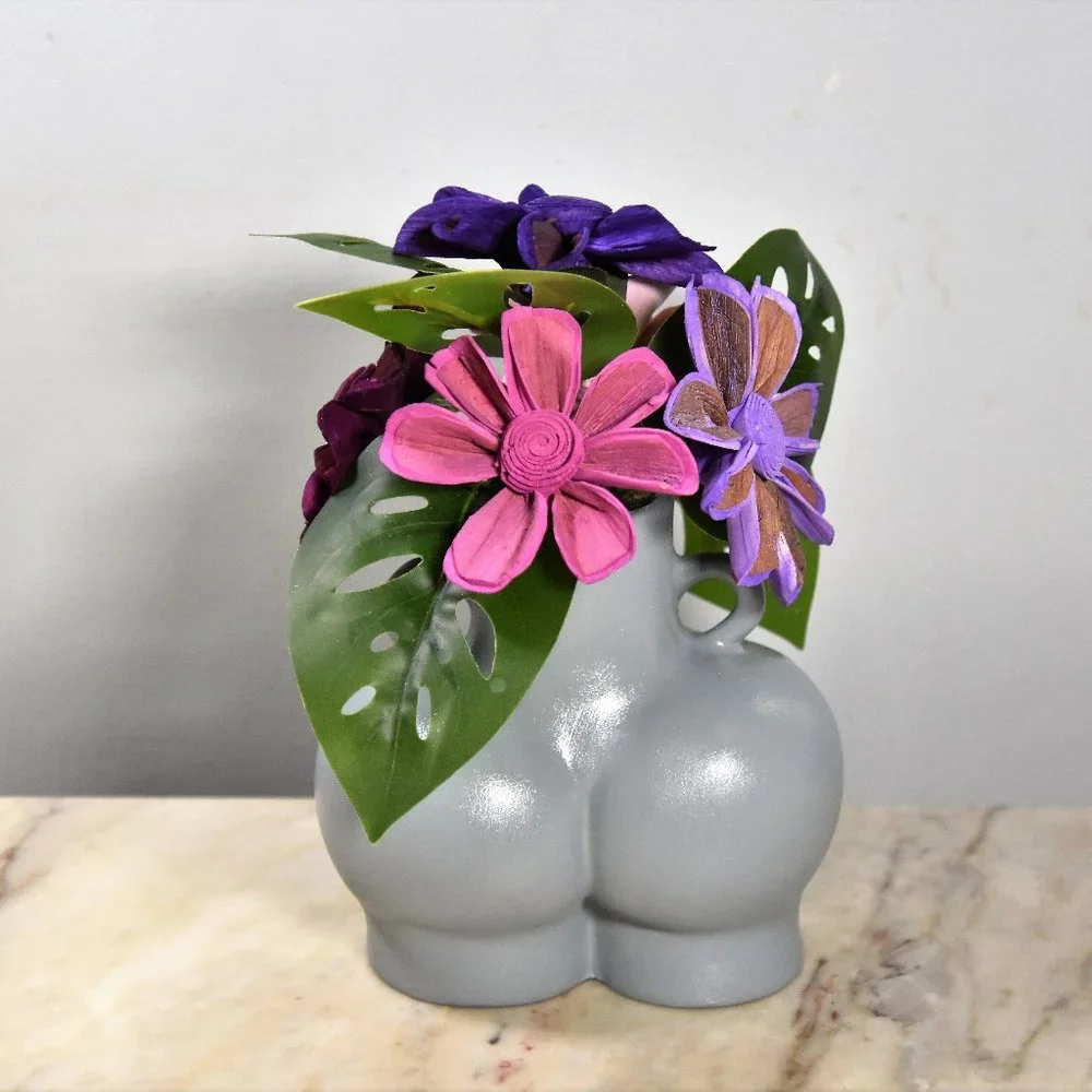 Fun! Mod nude vase w/Sola funky groovy sixties flower power style daisies